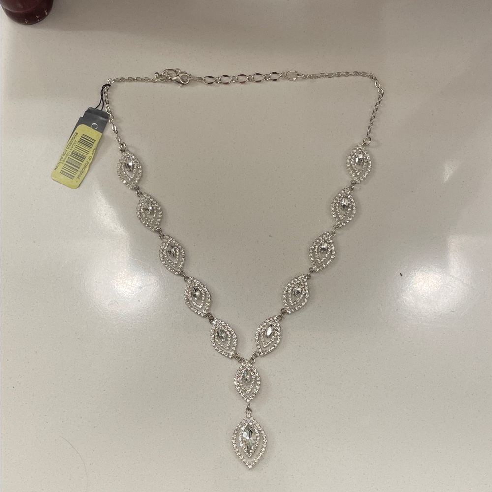Elegant Silver Necklace